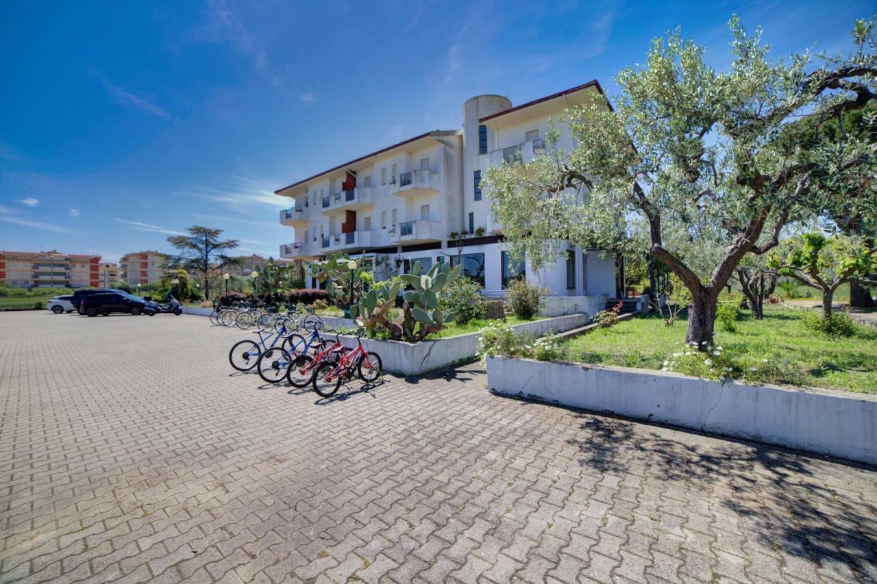 Hotel Sporting Vasto Esterno foto
