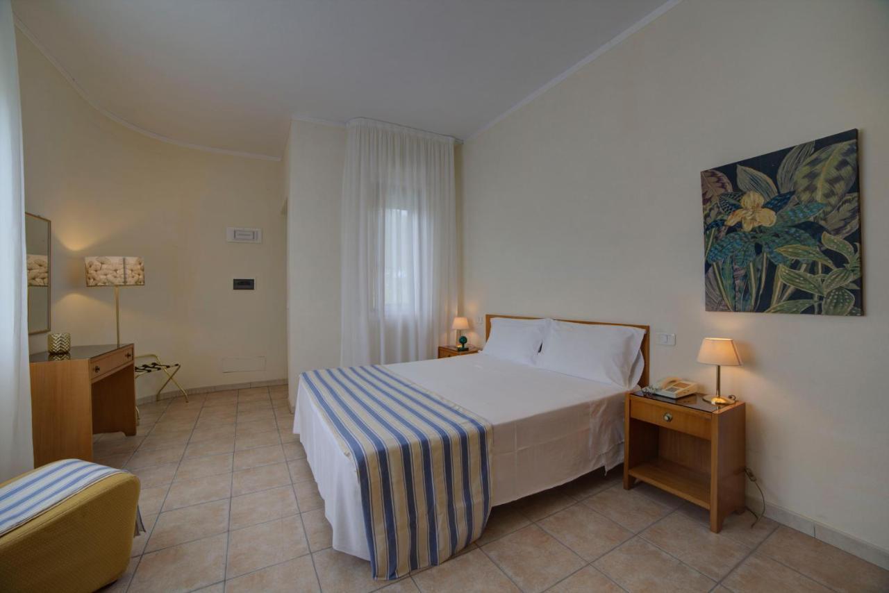 Hotel Sporting Vasto Esterno foto