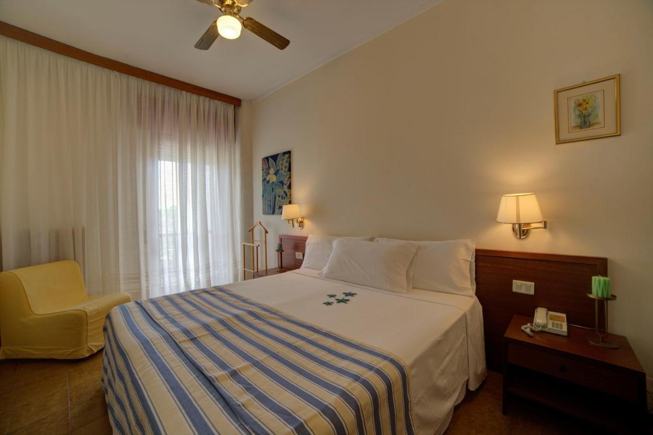 Hotel Sporting Vasto Esterno foto