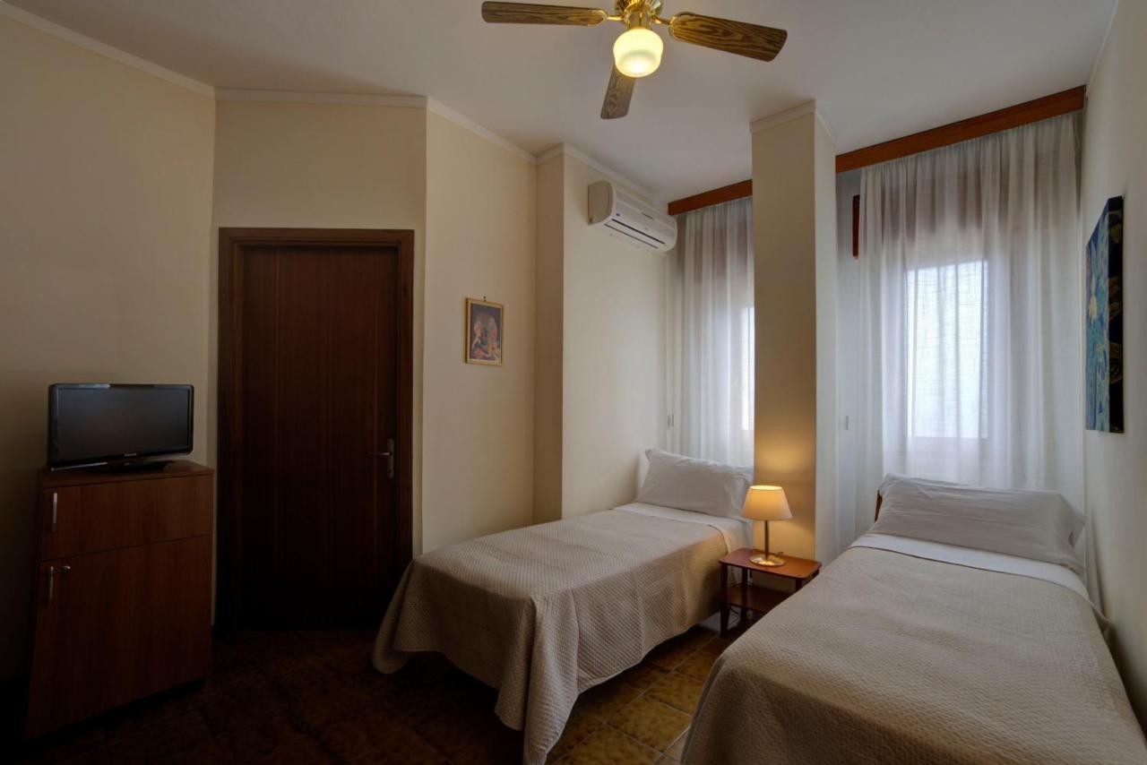 Hotel Sporting Vasto Esterno foto