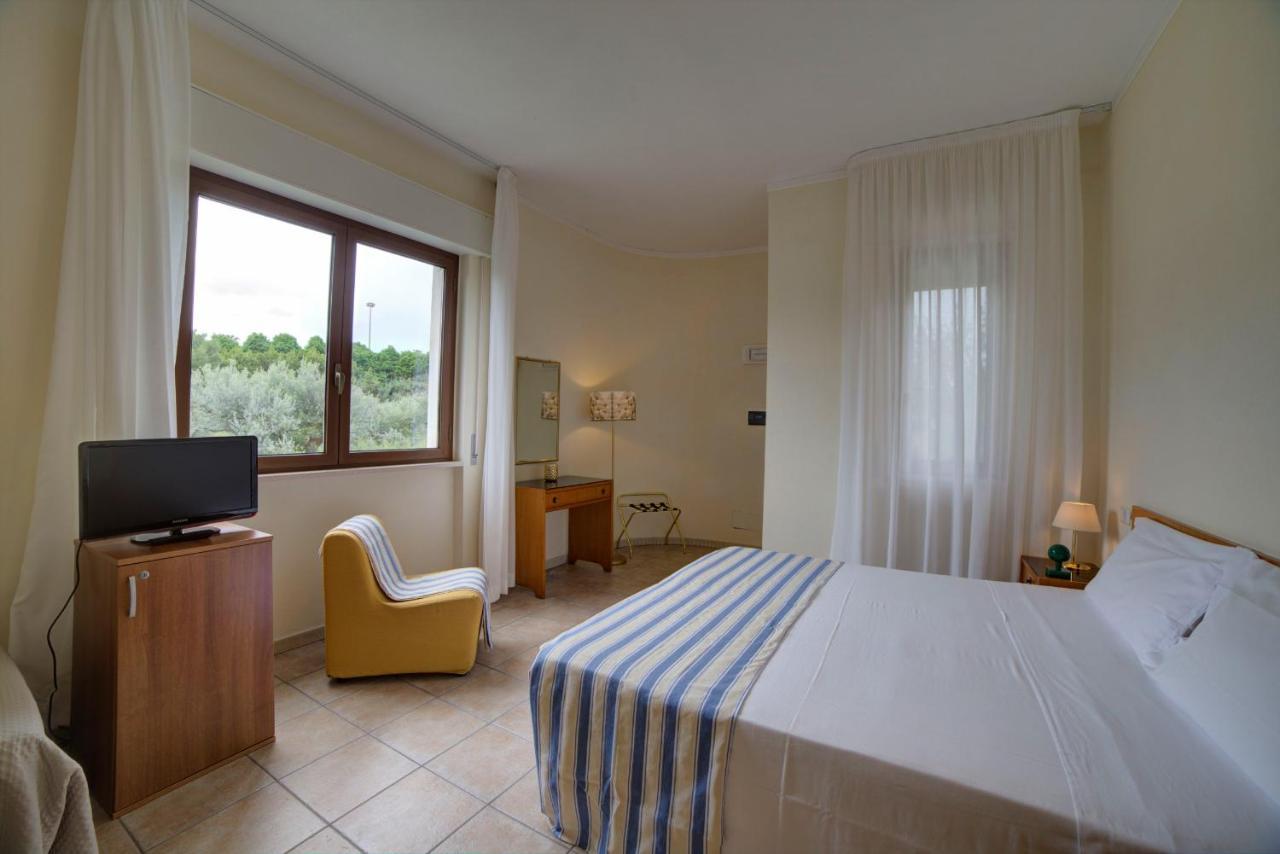 Hotel Sporting Vasto Esterno foto