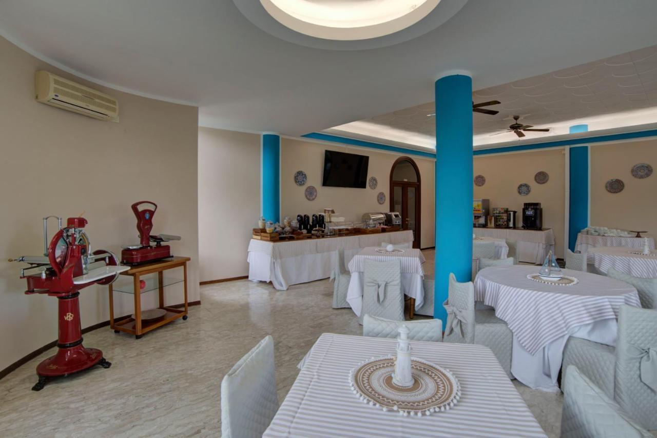 Hotel Sporting Vasto Esterno foto